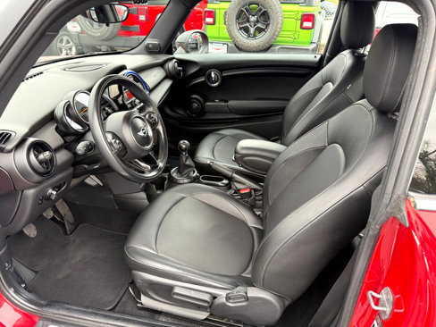 Used 2015 MINI Cooper 2-Door Hardtop w/ Premium Package image 9