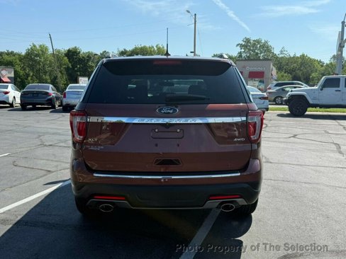 Used 2018 Ford Explorer XLT w/ Equipment Group 201A image 13