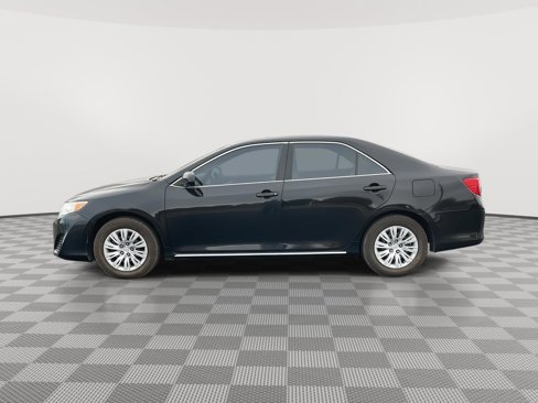 Used 2013 Toyota Camry XLE image 6