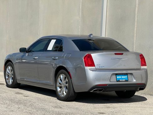 Used 2018 Chrysler 300 Limited w/ Safetytec Plus Group image 31