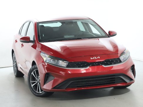 Used 2023 Kia Forte LXS w/ LXS Technology Package image 2