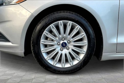 Used 2015 Ford Fusion SE image 21