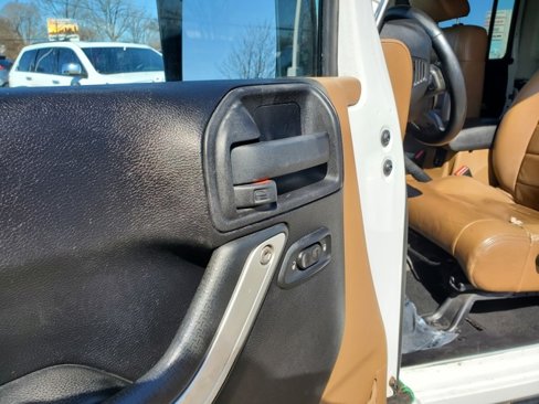 Used 2012 Jeep Wrangler Unlimited Sahara w/ Dual Top Group image 11