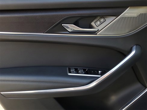 Used 2021 Jaguar F-PACE S image 10
