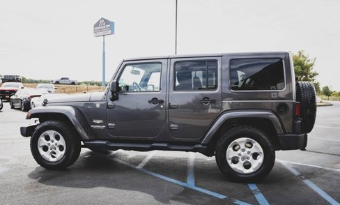 Used 2014 Jeep Wrangler Unlimited Sahara w/ Dual Top Group image 19
