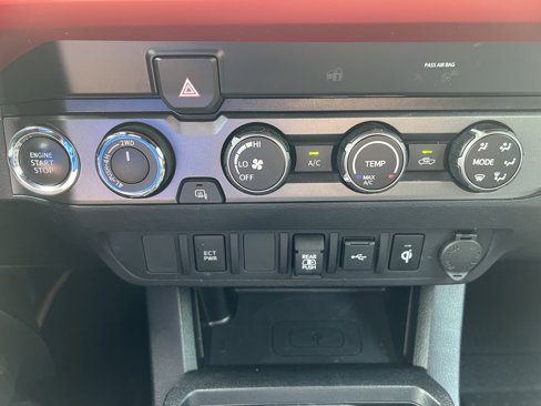 Used 2020 Toyota Tacoma TRD Sport image 29