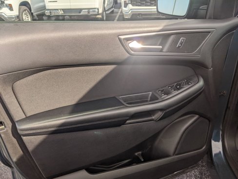 Used 2016 Ford Edge SE image 13