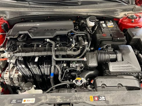 Used 2022 Hyundai Elantra SE image 16