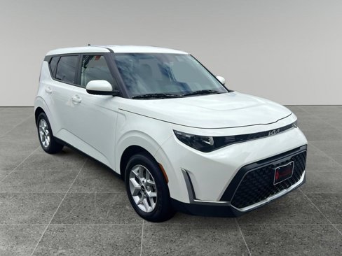 Used 2025 Kia Soul S image 1