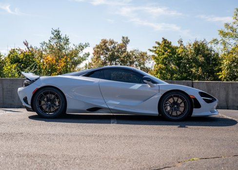 Used 2024 McLaren 750S Spider image 7