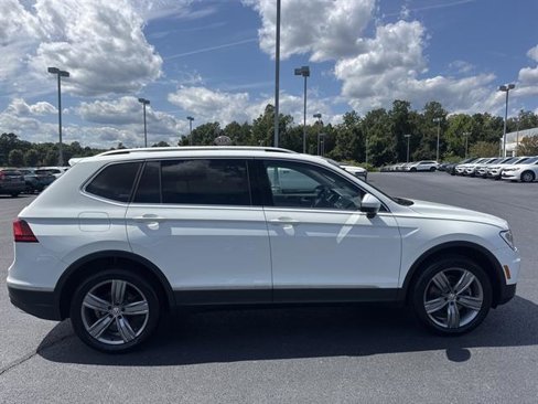 Used 2020 Volkswagen Tiguan SEL image 4