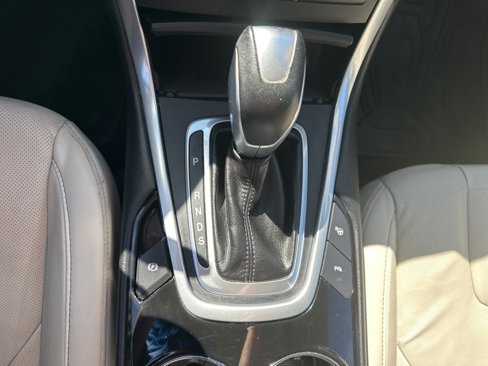 Used 2015 Ford Edge Titanium w/ Equipment Group 302A image 6