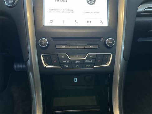 Used 2018 Ford Fusion SE w/ Fusion SE Technology Package image 21