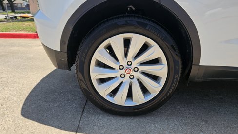 Used 2018 Jaguar E-PACE SE image 15
