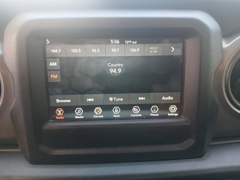Used 2022 Jeep Gladiator Sport image 40