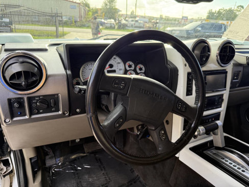Used 2003 HUMMER H2 w/ Preferred Equipment Group image 35