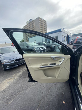 Used 2015 Volvo XC60 T5 w/ Proximity Package image 23