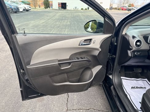 Used 2020 Chevrolet Sonic LT image 21