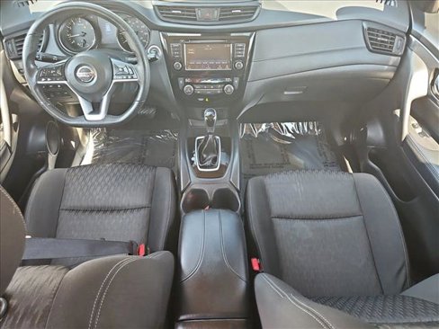 Used 2020 Nissan Rogue SV image 17