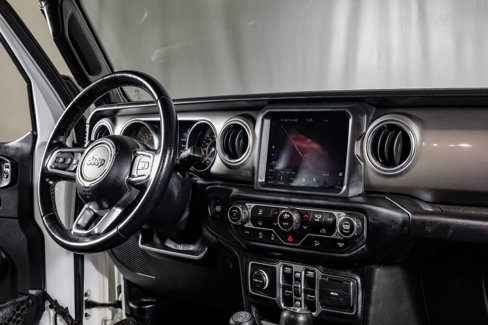 Used 2018 Jeep Wrangler Unlimited Sahara image 23