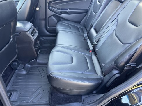 Used 2017 Ford Edge Titanium w/ Technology Package image 37
