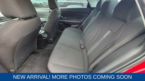 Used 2021 Hyundai Elantra SEL image 9