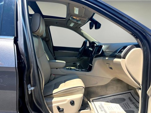 Used 2015 Jeep Grand Cherokee Overland image 16