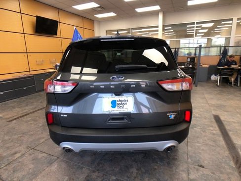 Certified 2020 Ford Escape SE image 6