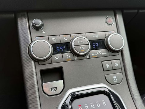 Used 2018 Land Rover Range Rover Evoque SE image 19