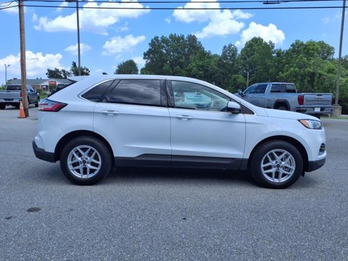 Used 2024 Ford Edge SEL image 3