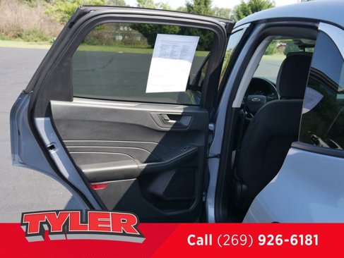 Used 2022 Ford Escape SE w/ Cold Weather Package image 20