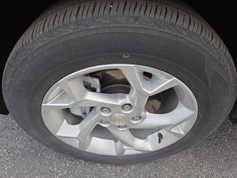 Used 2024 Chevrolet Trax LS w/ LS Convenience Package image 12