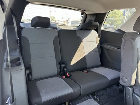 Used 2020 Chevrolet Traverse LT image 12