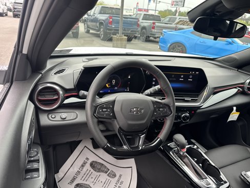 New 2025 Chevrolet Trax RS w/ Sunroof Package image 15