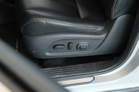 Used 2023 Nissan Murano SV image 17