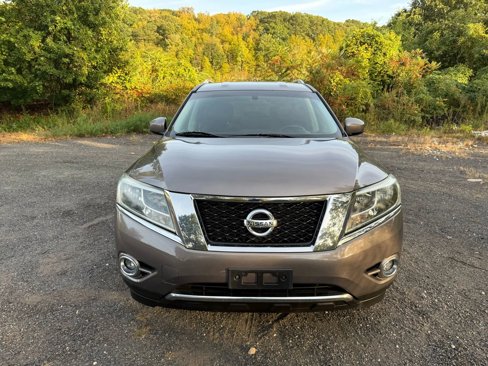 Used 2014 Nissan Pathfinder SV image 2