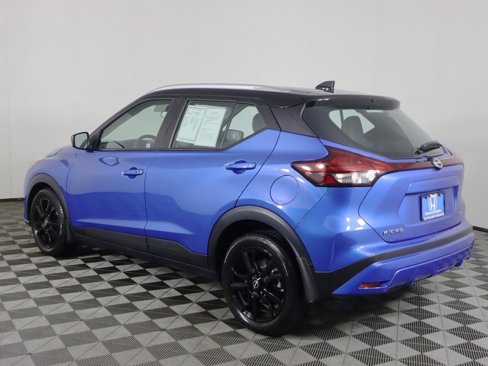 Used 2023 Nissan Kicks SV image 7