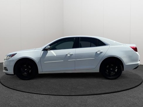 Used 2015 Chevrolet Malibu LT w/ Power Convenience Package image 3
