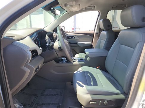 Used 2021 Chevrolet Traverse LT w/ LT Premium Package image 9