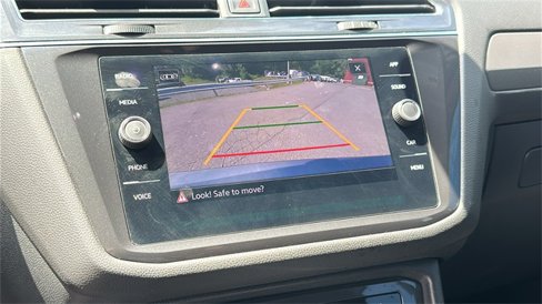 Used 2022 Volkswagen Tiguan SE image 17