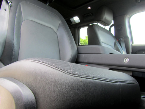 Used 2023 Land Rover Defender 110 X-Dynamic SE image 23