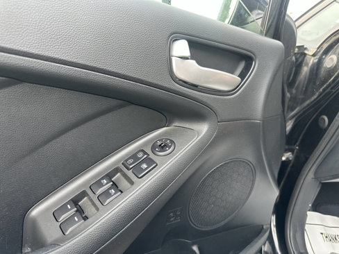 Used 2017 Kia Forte LX image 31