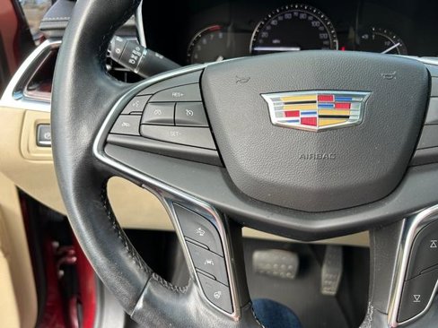 Used 2018 Cadillac XT5 Luxury w/ Driver Awareness Package image 19