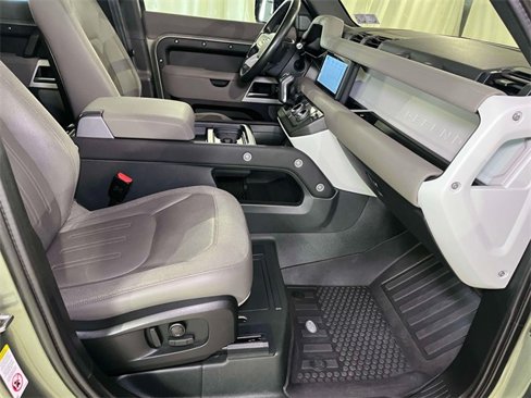 Used 2020 Land Rover Defender 110 First Edition image 25