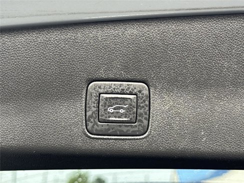Used 2023 Chevrolet TrailBlazer RS w/ Sun and Liftgate Package image 33