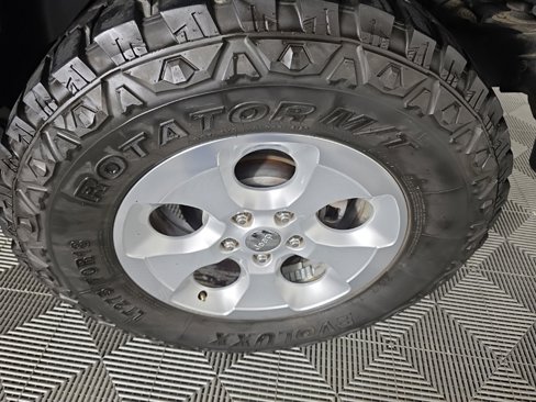 Used 2013 Jeep Wrangler Unlimited Sahara w/ Connectivity Group image 10