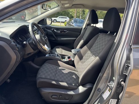 Used 2018 Nissan Rogue Sport SV w/ SV Technology Package image 8
