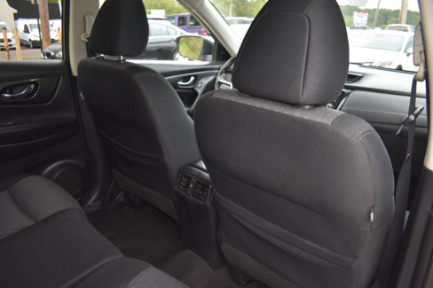 Used 2017 Nissan Rogue SV image 58