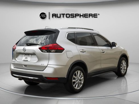 Used 2017 Nissan Rogue SV w/ SV Premium Package image 9