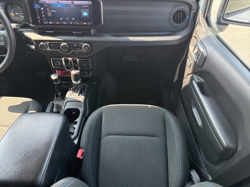Used 2024 Jeep Wrangler Unlimited Rubicon 4xe image 21